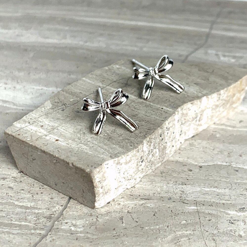 NEW ~ Anthropologie SHASHI Charlotte Mini Bow Stud Silver Earrings